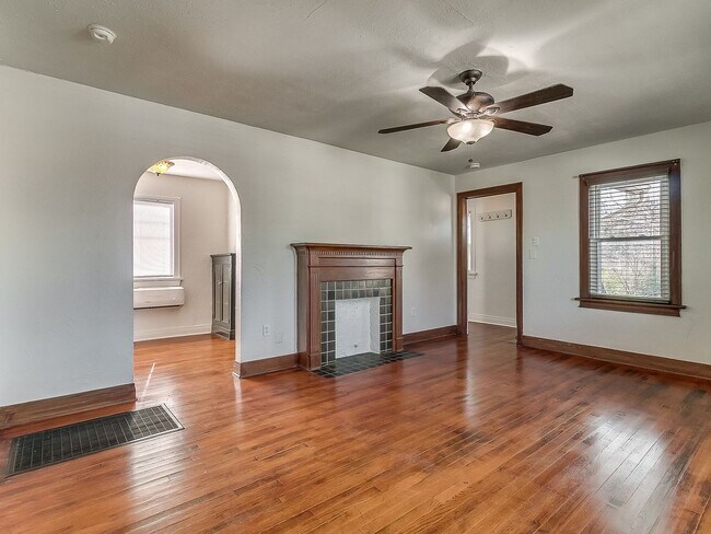 Building Photo - Charming 1 bed | 1 bath in great location