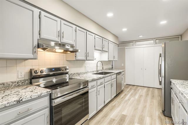 Building Photo - 11962 E Maple Ave