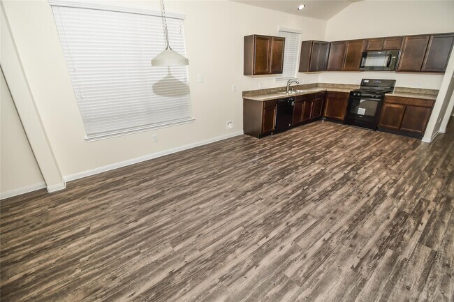 Building Photo - 29602 Clover Shore Dr