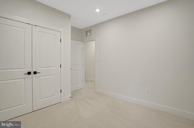 Building Photo - 9418 Dandelion Dr