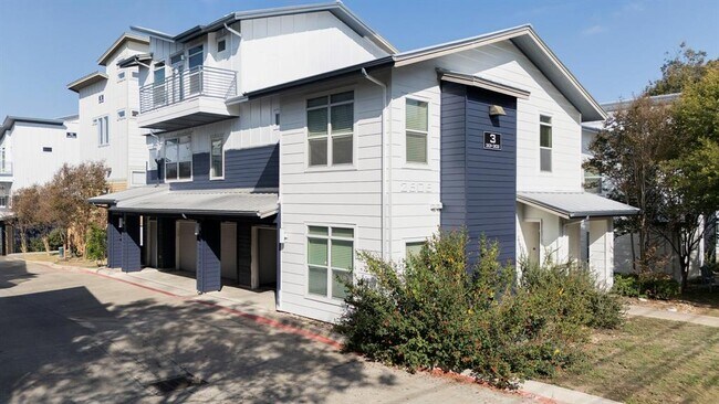 Building Photo - 2606 Wilson St