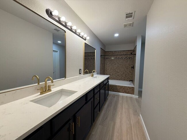 Building Photo - 1909 Morning Dove Dr