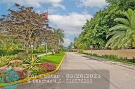 Building Photo - 9301 Lime Bay Blvd