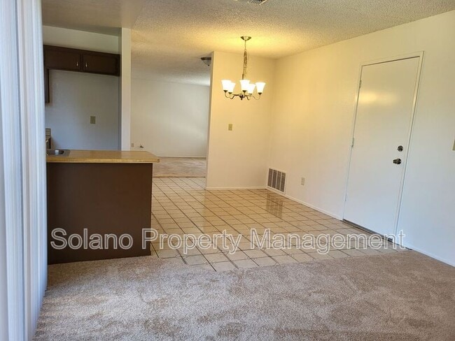 Building Photo - 1801 Rhine Ct