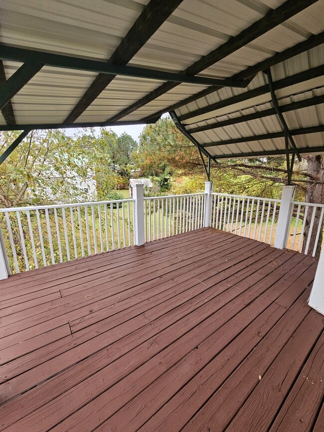 Building Photo - 6984 Mackenzie St