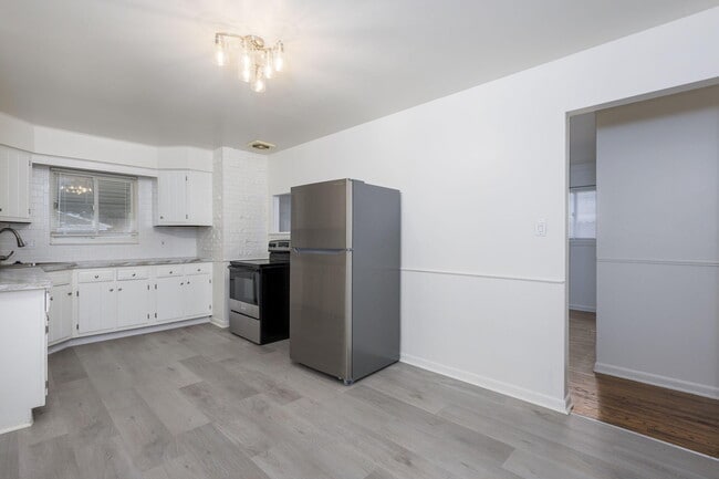 Building Photo - 8261 Gerald Ave