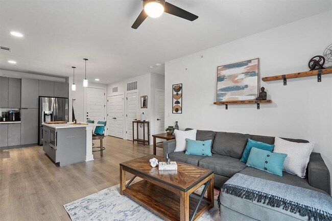 Building Photo - 2220 Webberville Rd