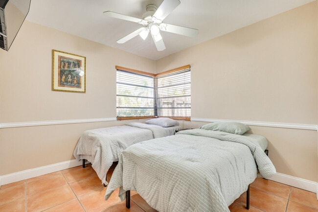 Building Photo - 10934 SW 158th Terrace