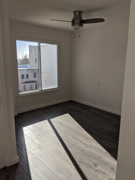 Building Photo - 330 Vernon St