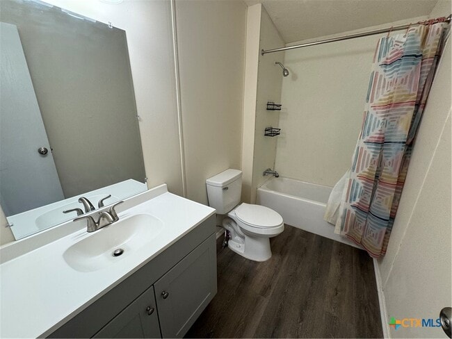 Building Photo - 140 Oak Mesa