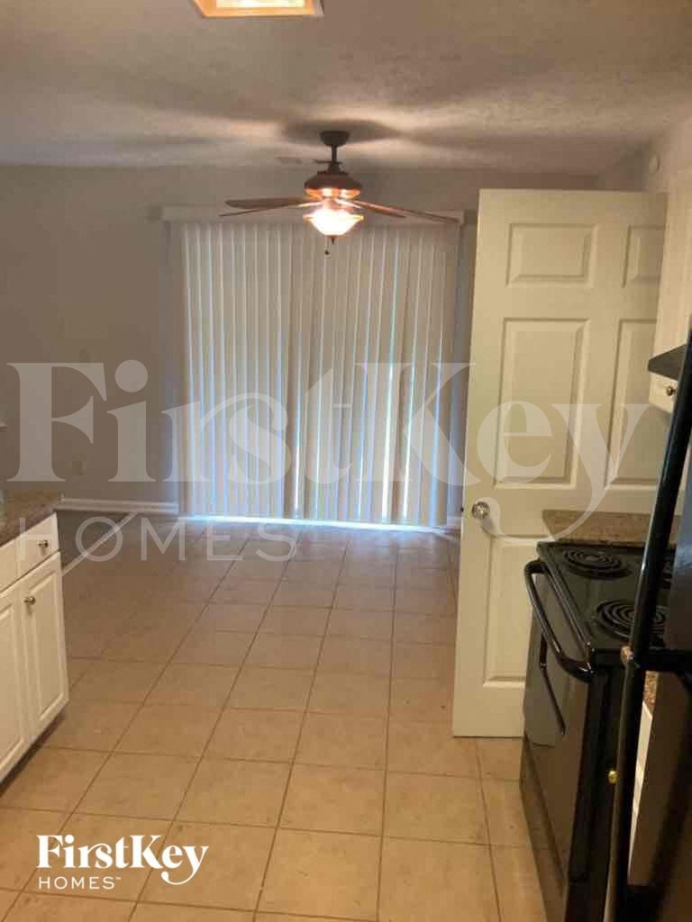 Building Photo - 1675 Pilgrim Way