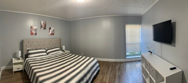 Building Photo - 8530 Madrid Ct