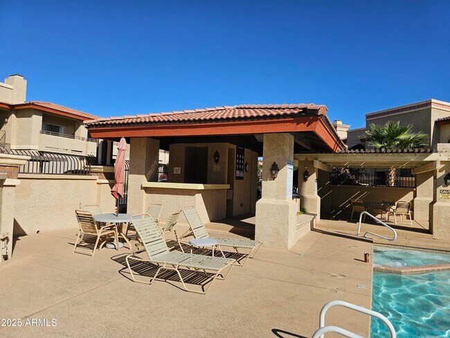 Building Photo - 10410 N Cave Creek Rd
