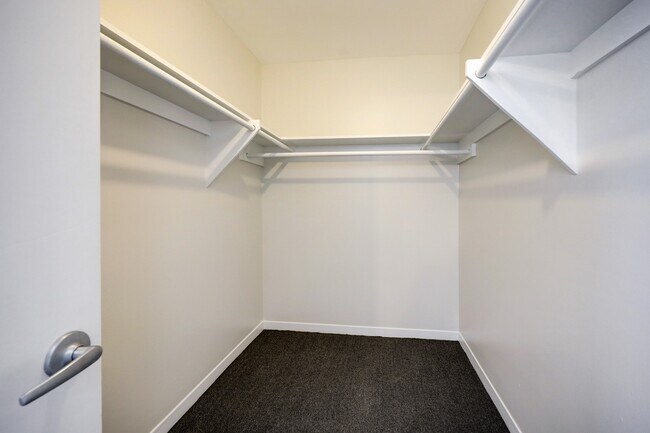 Building Photo - 9031 Gaylord Dr