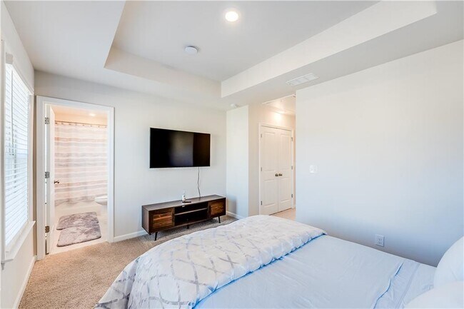 Building Photo - 1634 Halbrook Pl SW