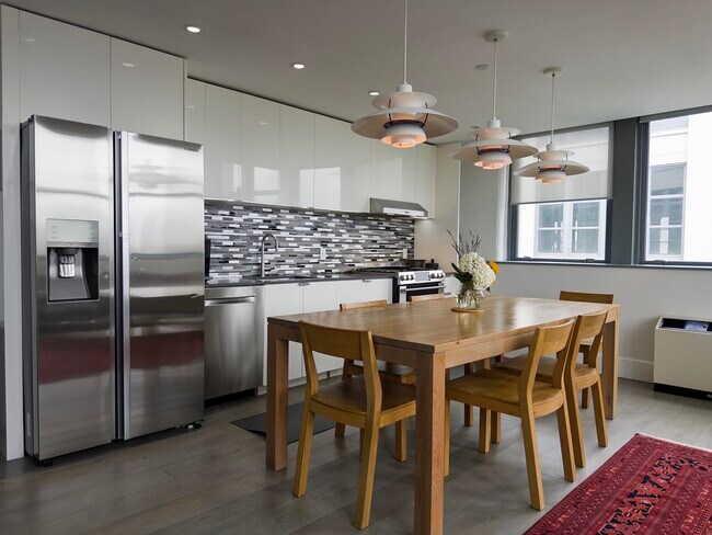 Building Photo - 50 DEY St