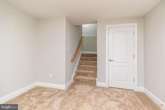 Building Photo - 3216 Brookside Dr
