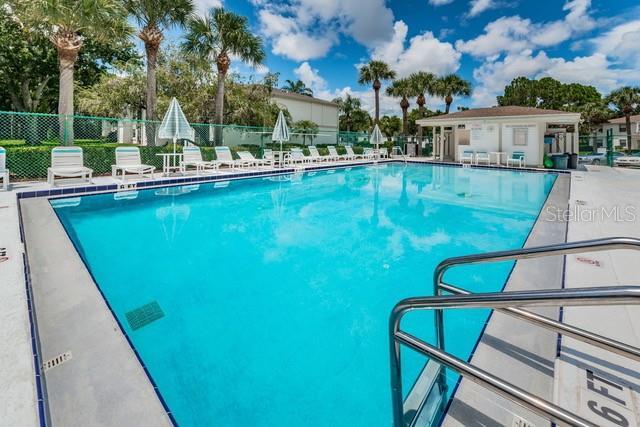 Building Photo - 416 Meadow Ln