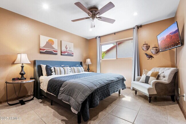 Building Photo - 9972 E Del Monte Ave