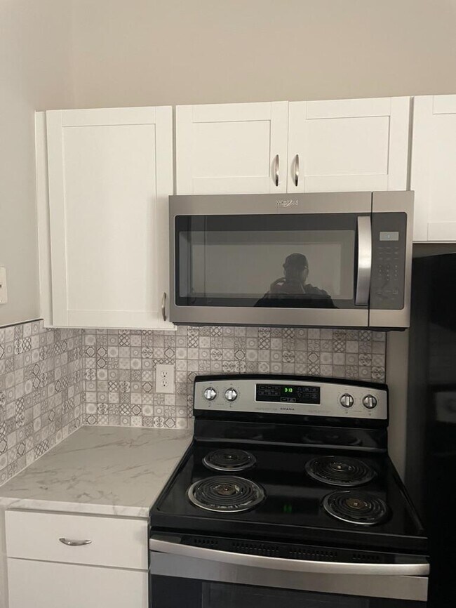 Building Photo - 6201 Easter Ln