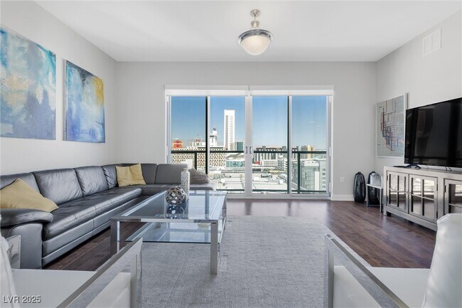 Building Photo - 150 S Las Vegas Blvd