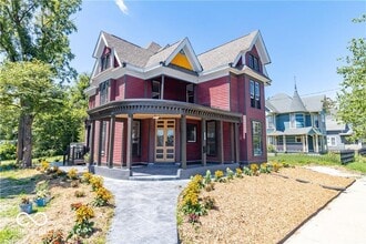 Building Photo - 404 N State St