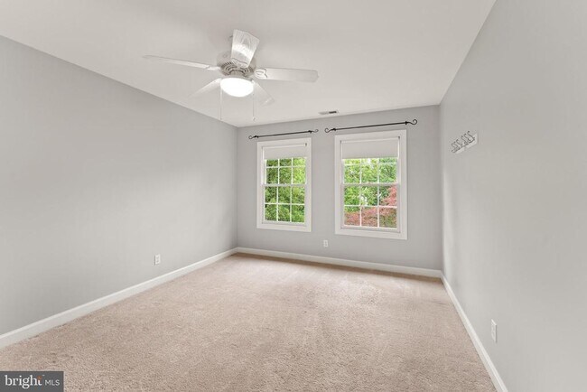 Building Photo - 46448 Montgomery Pl