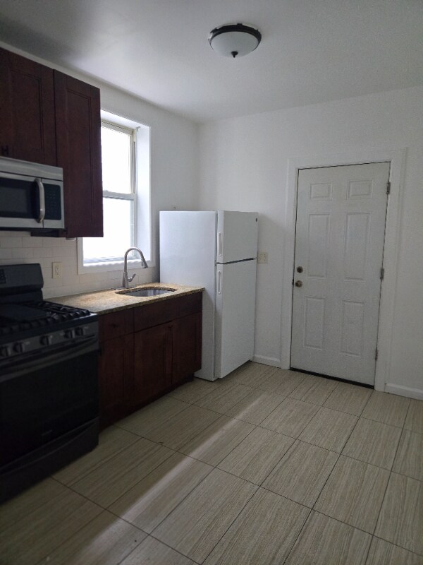 Building Photo - 316 Summer Ave