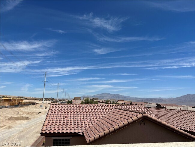 Building Photo - 10862 Knickerbocker Ave