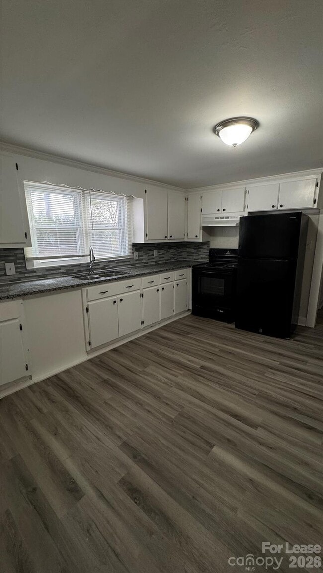 Building Photo - 181 McGill Ave NW