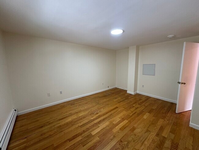 Building Photo - 121 Tremont St