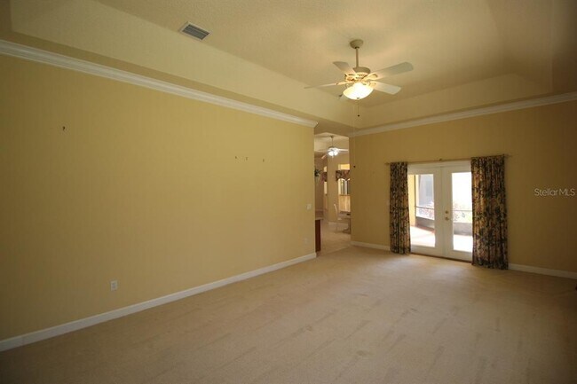 Building Photo - 6 Ellsworth Dr