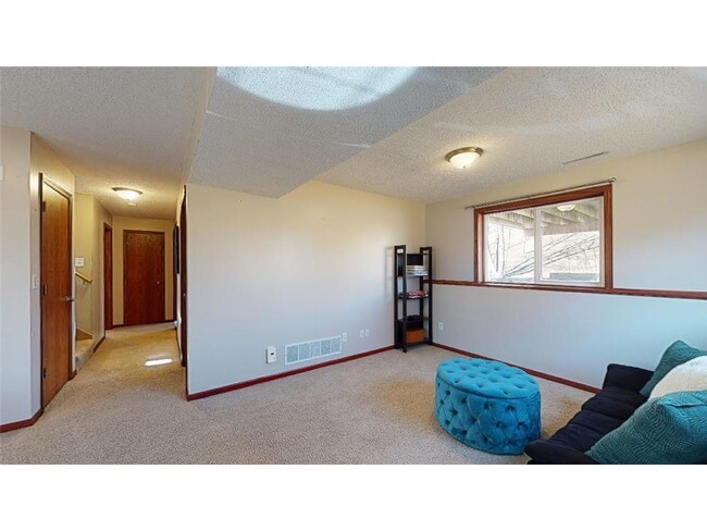 Building Photo - 6353 Freedom Ln NW