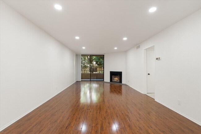 Building Photo - 4141 Via Marisol