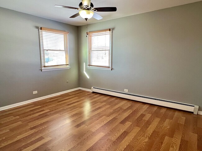 Building Photo - 637 Pasadena Ave