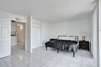 Building Photo - 777 NW 155th Ln