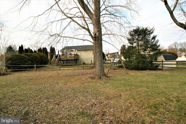 Building Photo - 507 Smoketree Ct