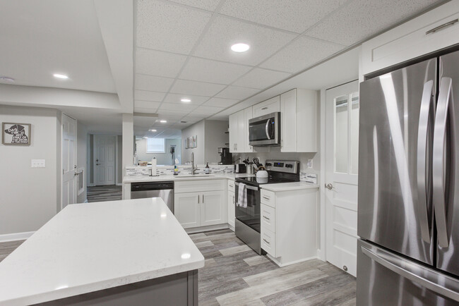 Kitchen area with Island - 4340 Lake Laurel Dr SE