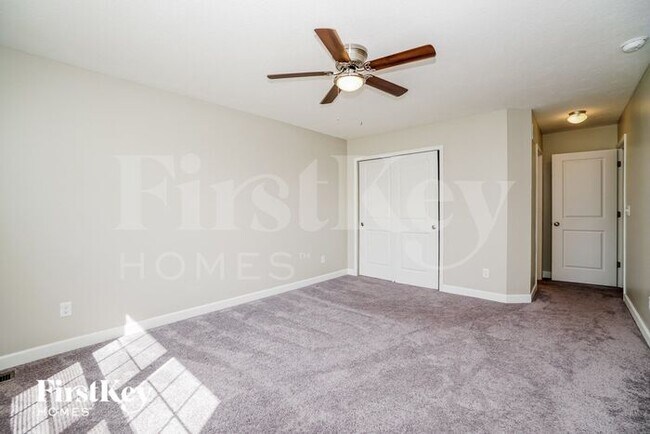 Building Photo - 7146 Rillford Rd