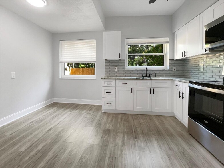 Building Photo - 10512 51st Terrace N