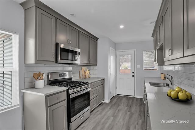 Building Photo - 219 Loma Dr