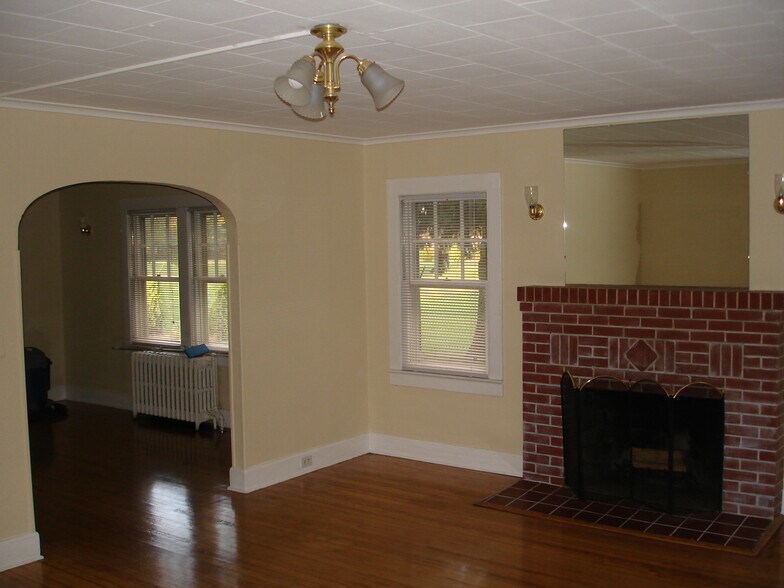 Living Room - 197 Barton Ave