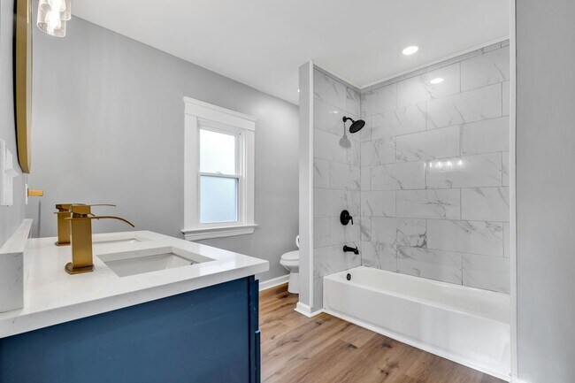 Building Photo - Fully renovated house located on Cleveland...