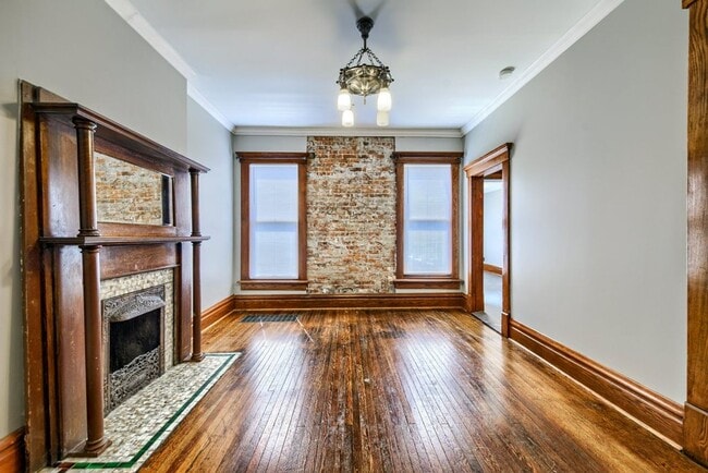 Building Photo - Short North / Victorian Village Stunning Single Family House!