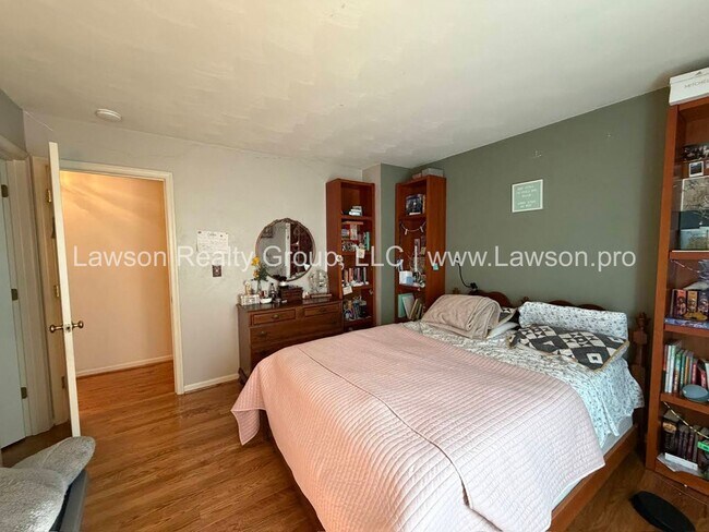 Building Photo - Gorgeous Classic Cave Spring Colonial in S...