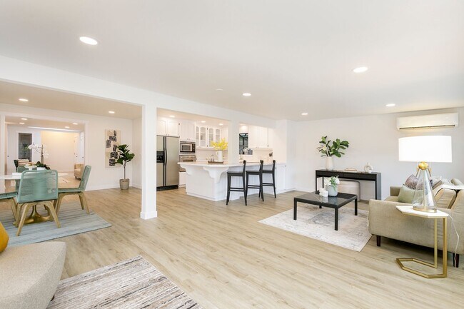 Building Photo - JENSEN DUPLEX