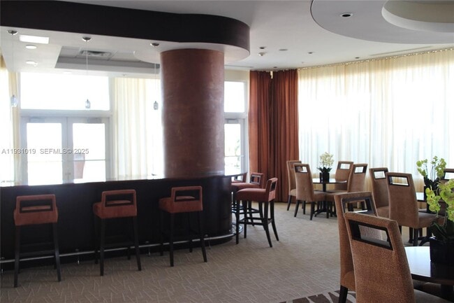 Building Photo - 315 NE 3rd Ave