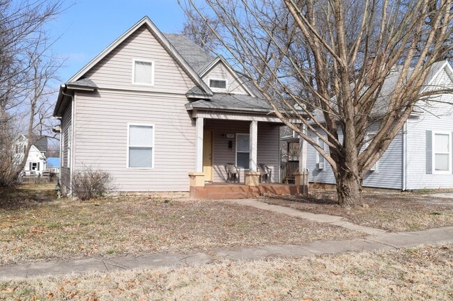 Primary Photo - 1127 W Florida St