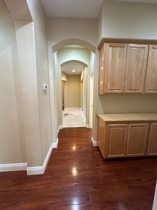Building Photo - Rare Opportunity - Beautiful Saratoga Gate...