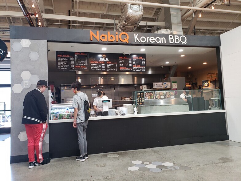 Building Photo - 6400 Christie Ave